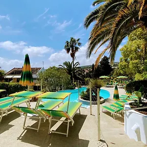 Royal Hotel